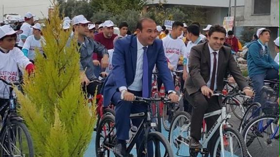 İlçe Milli Eğitim Müdürü Sayın Serkan TOPBAŞ , Ceyhan Belediyesi,Ceyhan İlçe Milli Eğitim Müdürlüğü, ve Heydar Aliyev MTAL işbirliği ile yapılan bisiklet turu etkinliğine katıldı