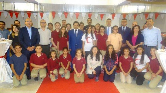 İlçe Milli Eğitim Müdürü Sayın Serkan TOPBAŞ, Sakarya Ortaokulunun Hazırlamış Olduğu 15 Temmuz Demokrasi Şehitleri Anısına Resim Sergisi Açılışı Yaptı